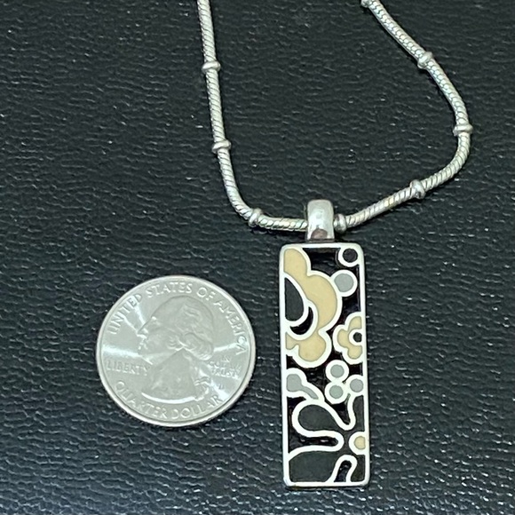 Retired BRIGHTON “Spring Hill” Black/Cream Enameled Flowers Pendant Necklace - Picture 8 of 15